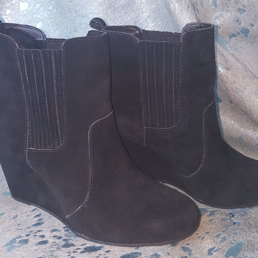 BCBG black suede ankle wedge boots size 8.5 M